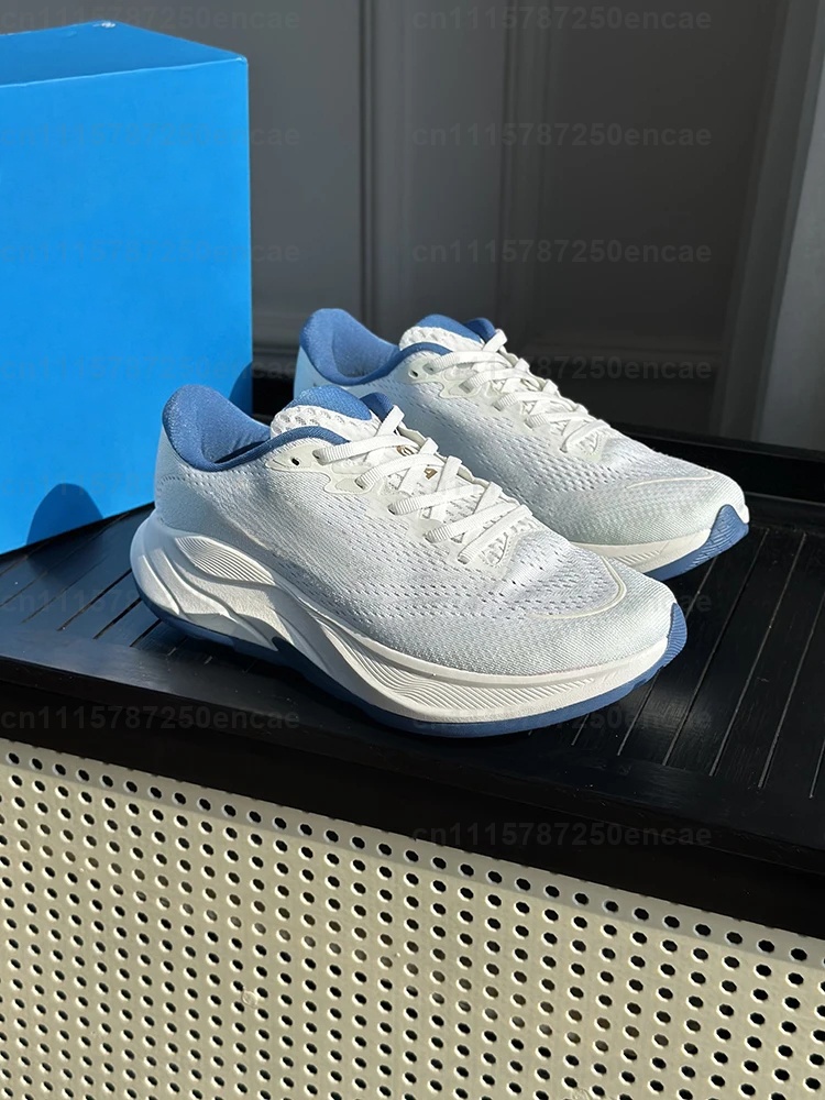 柔らかく、快適で、滑りにくく、耐摩耗性のあるローカットランニ - Men'S Shoes Hoka のレビューと価格