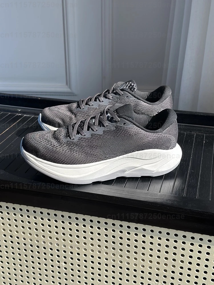 柔らかく、快適で、滑りにくく、耐摩耗性のあるローカットランニ - Men'S Shoes Hoka のレビューと価格