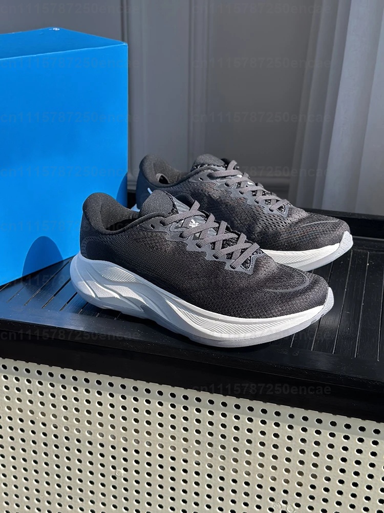 柔らかく、快適で、滑りにくく、耐摩耗性のあるローカットランニ - Men'S Shoes Hoka のレビューと価格