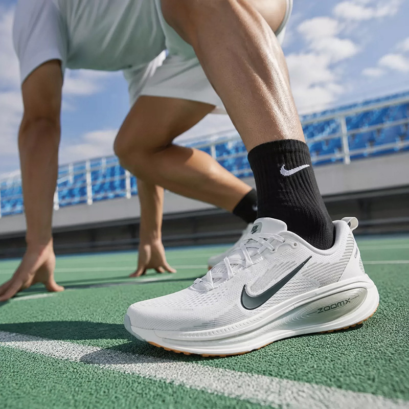 NIKE メンズ ランニングシューズ VOMERO 18 ソ - Men Shoes Size Nike のレビューと価格