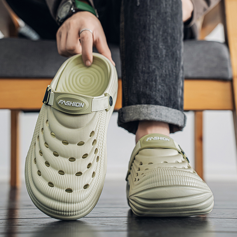 新しいカップルモデルホールシューズ夏の女性のサンダルビーチ軽 - Men'S Shoes Lightweight のレビューと価格