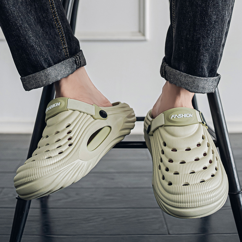 新しいカップルモデルホールシューズ夏の女性のサンダルビーチ軽 - Men'S Shoes Lightweight のレビューと価格