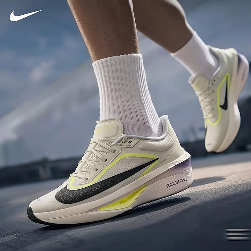 ナイキ メンズ カーボンプレート ランニングシューズ ZOO - Men Shoes Size Nike のレビューと価格