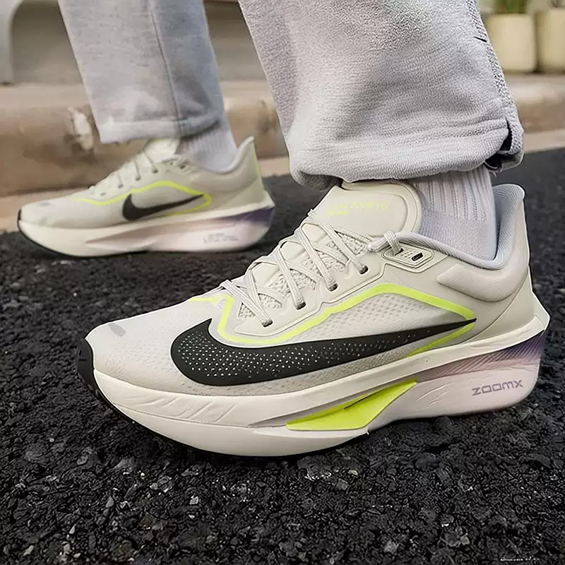 ナイキ メンズ カーボンプレート ランニングシューズ ZOO - Men Shoes Size Nike のレビューと価格