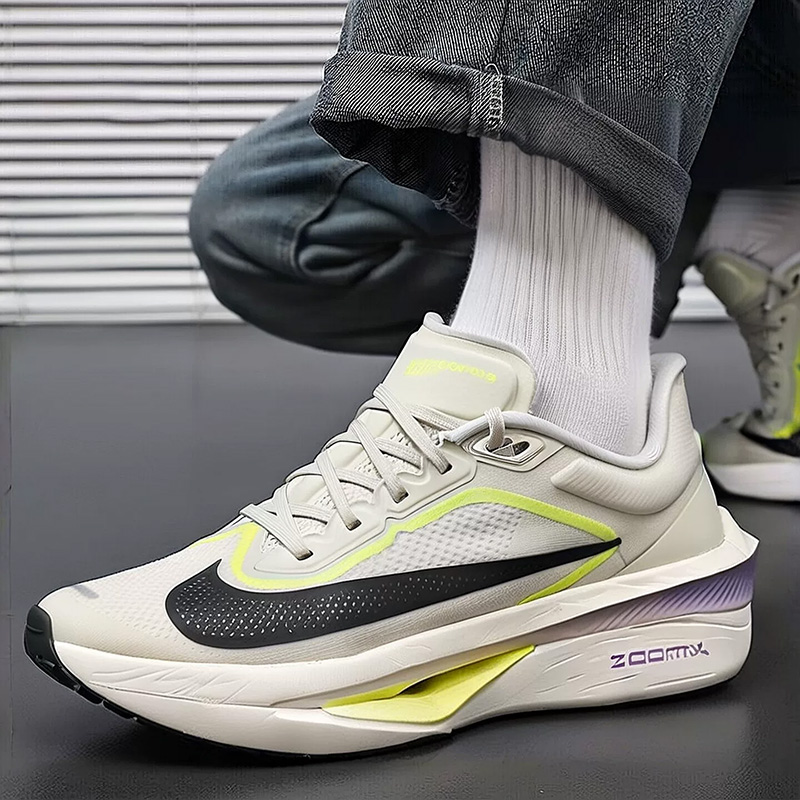 ナイキ メンズ カーボンプレート ランニングシューズ ZOO - Men Shoes Size Nike のレビューと価格